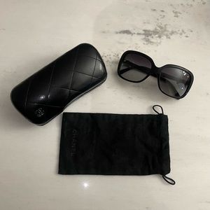Chanel white bow black sunglasses
